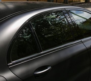 قیمت شیشه دودی خودرو در اصفهان ۱۴۰۴ - دیتیلینگ خودرو در اصفهان